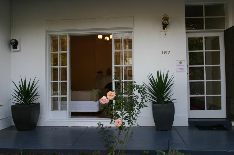 Birches Serviced Apartments Melbourne Exterior photo