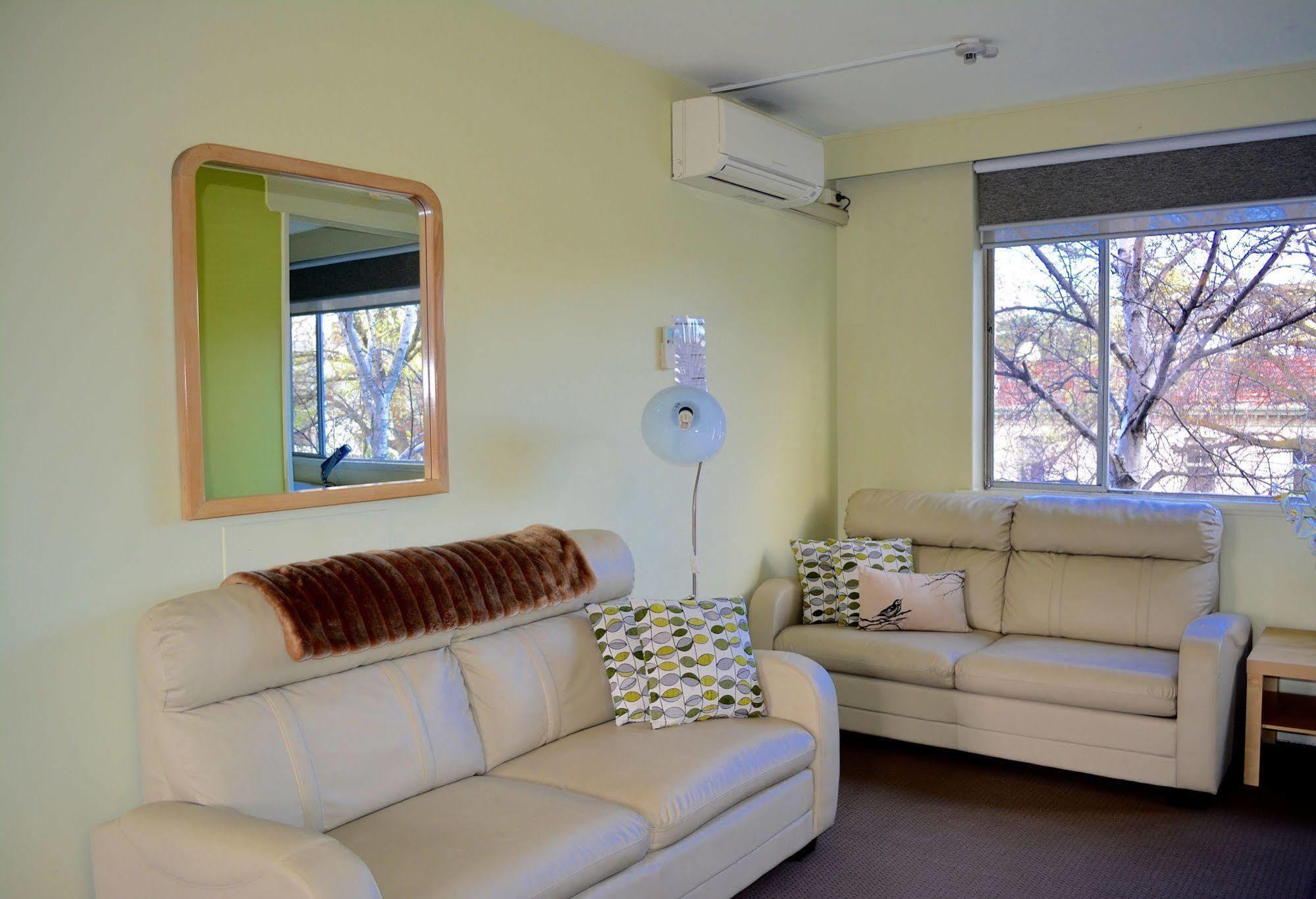 Birches Serviced Apartments Melbourne Exterior photo