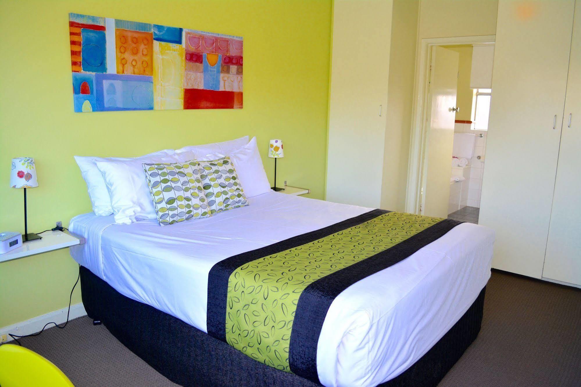 Birches Serviced Apartments Melbourne Exterior photo