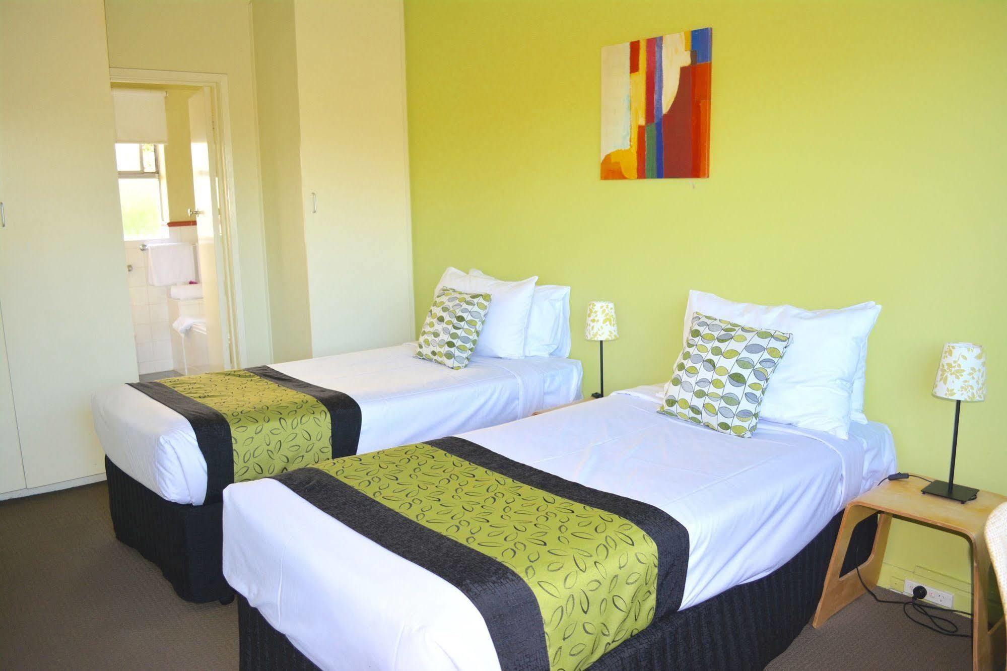 Birches Serviced Apartments Melbourne Exterior photo