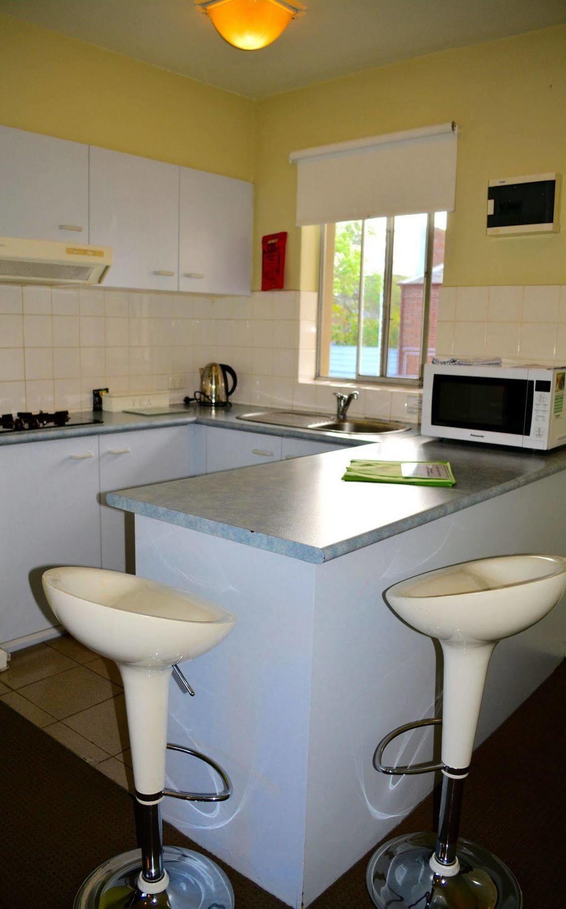 Birches Serviced Apartments Melbourne Exterior photo